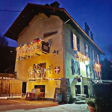 Hotel Restaurant "La Petite Auberge" Bourg-Saint-Maurice Bagian luar foto