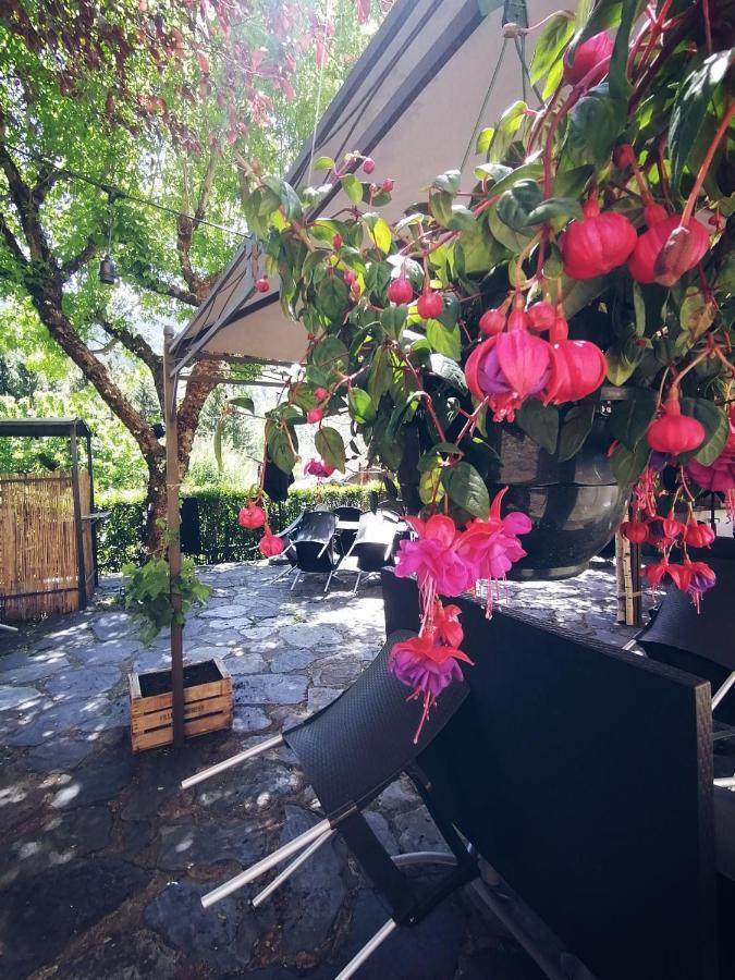 Hotel Restaurant "La Petite Auberge" Bourg-Saint-Maurice Bagian luar foto
