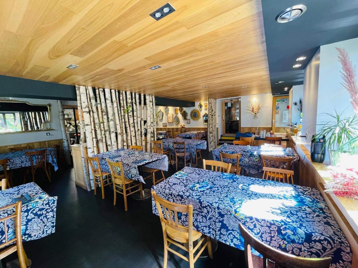 Hotel Restaurant "La Petite Auberge" Bourg-Saint-Maurice Bagian luar foto