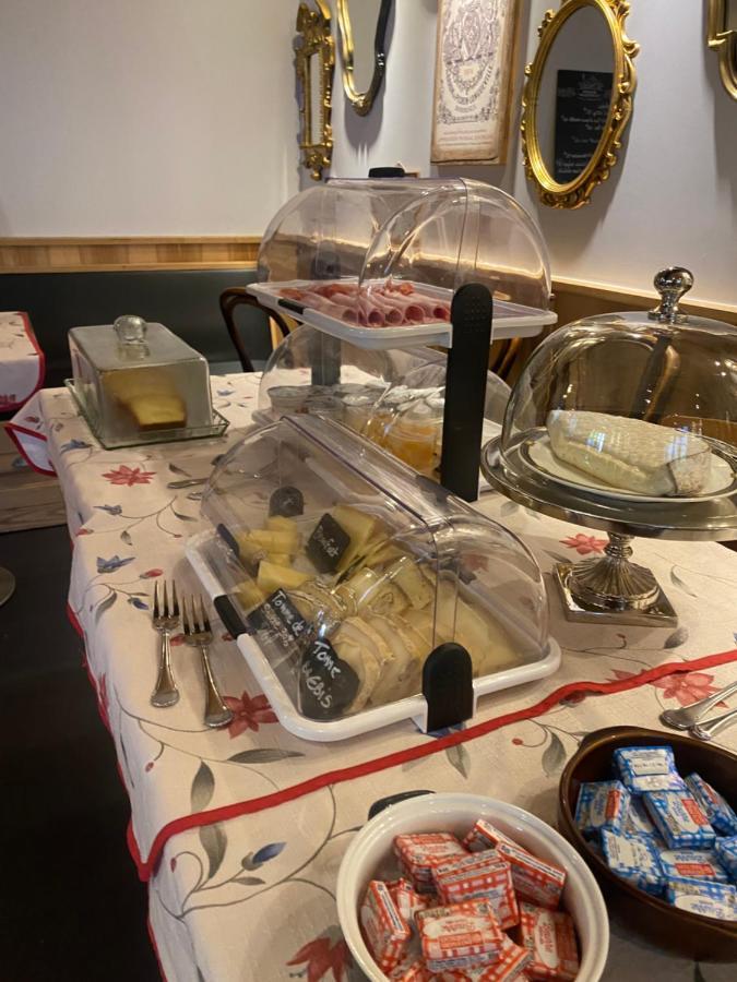 Hotel Restaurant "La Petite Auberge" Bourg-Saint-Maurice Bagian luar foto