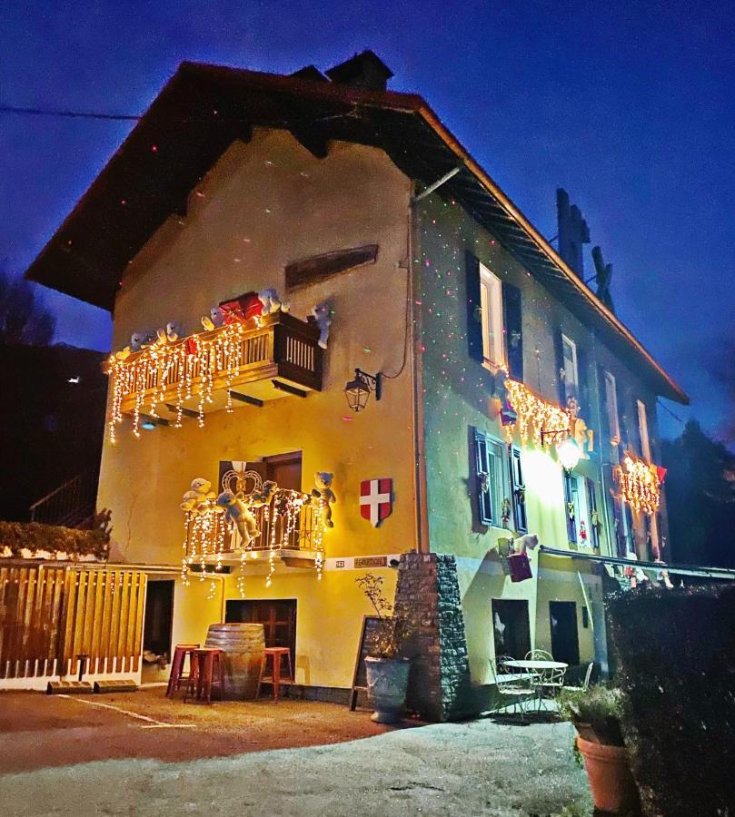 Hotel Restaurant "La Petite Auberge" Bourg-Saint-Maurice Bagian luar foto