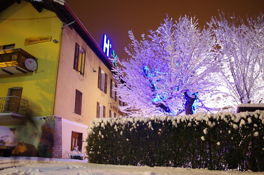 Hotel Restaurant "La Petite Auberge" Bourg-Saint-Maurice Bagian luar foto
